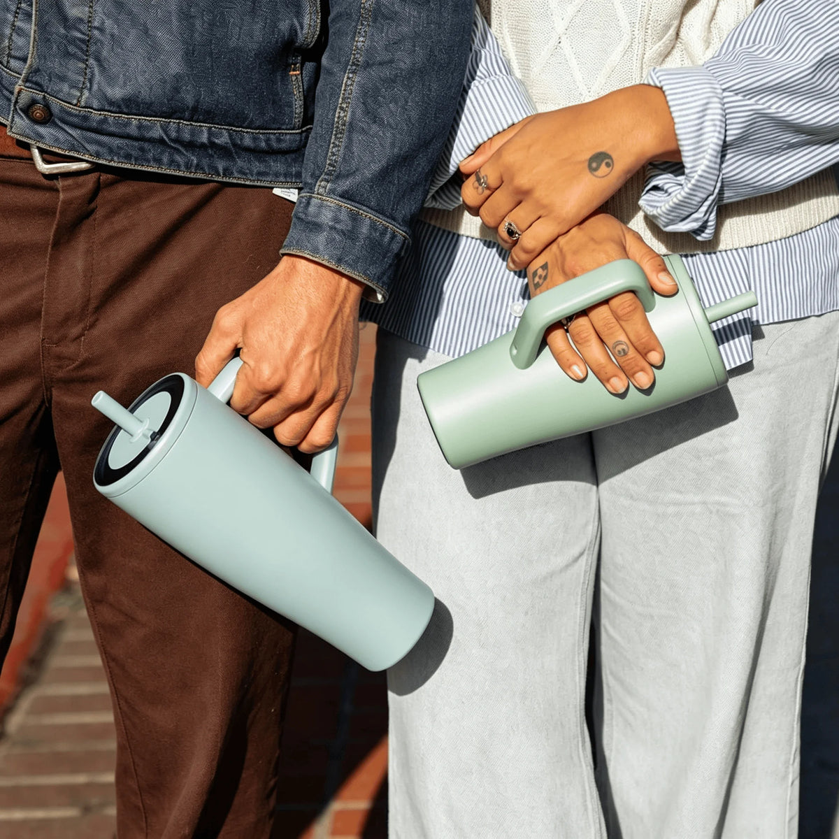 Brümate Era 40 oz Tumbler with Handle and Straw |   100% Leakproof Insulated Water Bottle Tumbler with Lid and Flexible Softsip Straw |   Made of Stainless Steel |   Cup Holder Friendly |   40Ozbrümate Era 40 oz Tumbler wit