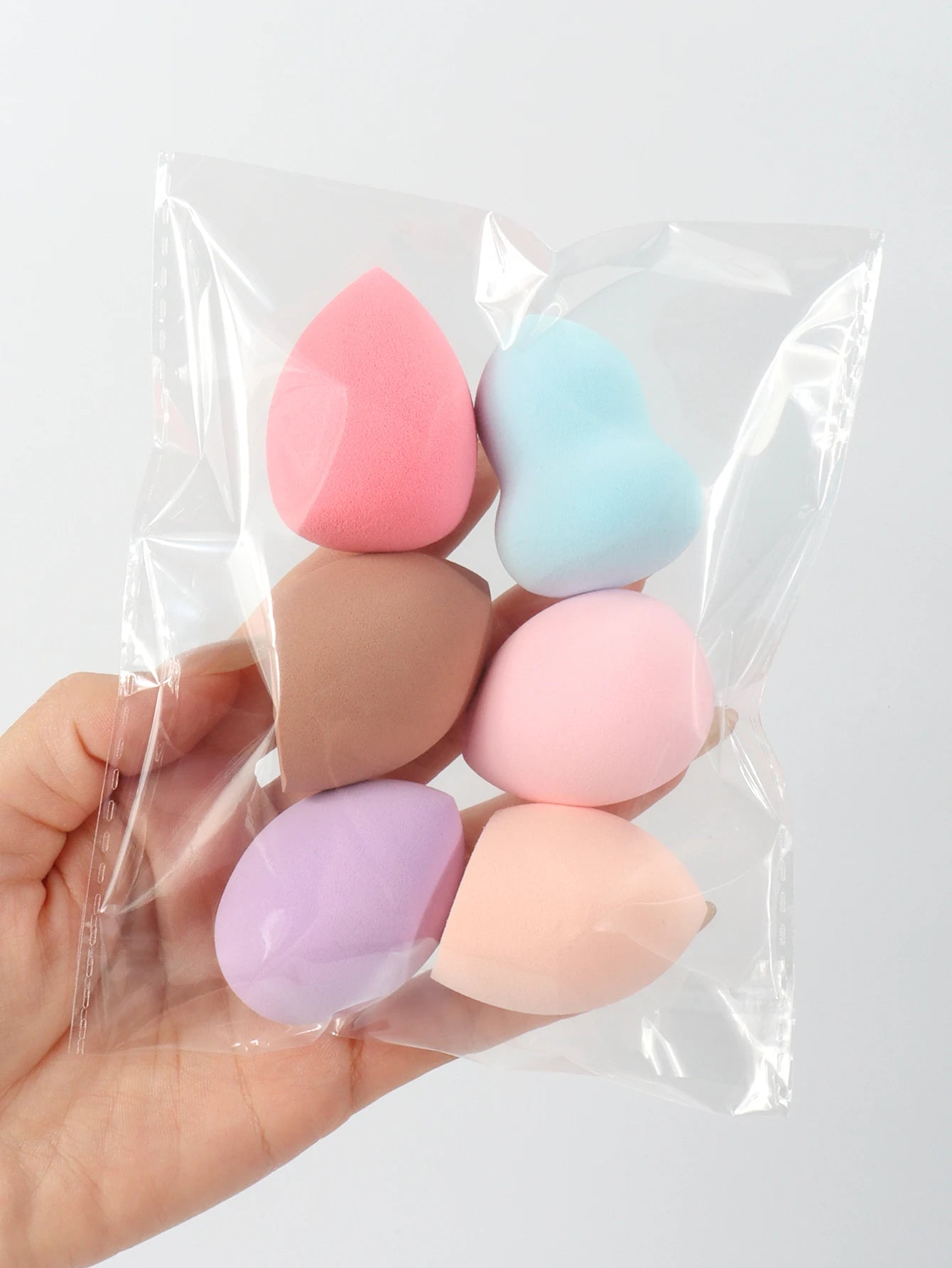 Medium Size Beauty Sponge 6/12/24/36/60 Pieces, Random Color and Shape, Foundation Mixing Beauty Sponge, Liquid, Cream and Powde - Fullshopping